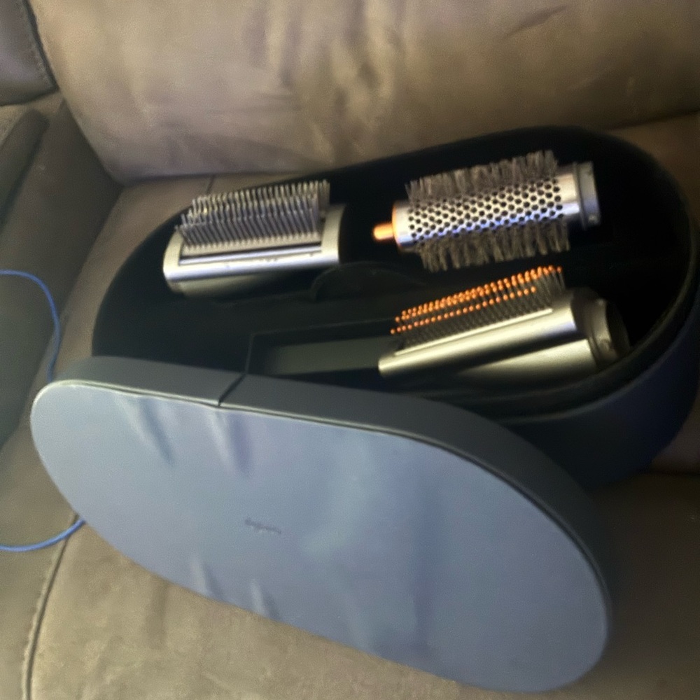 Dyson 3 accessories and case only original